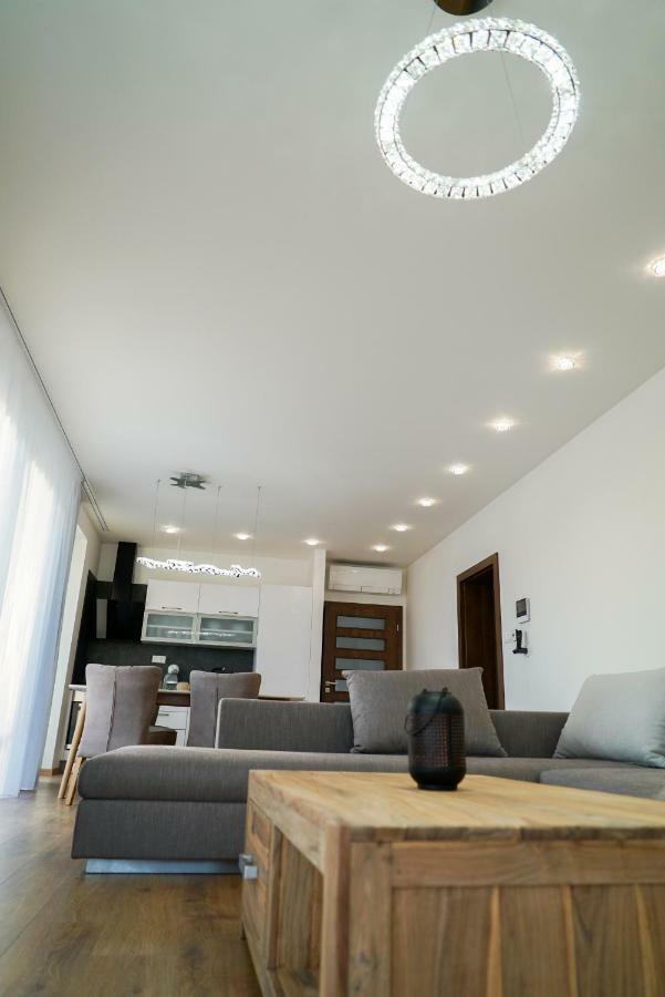 Luxury Villa Moravany nad Vahom Ngoại thất bức ảnh