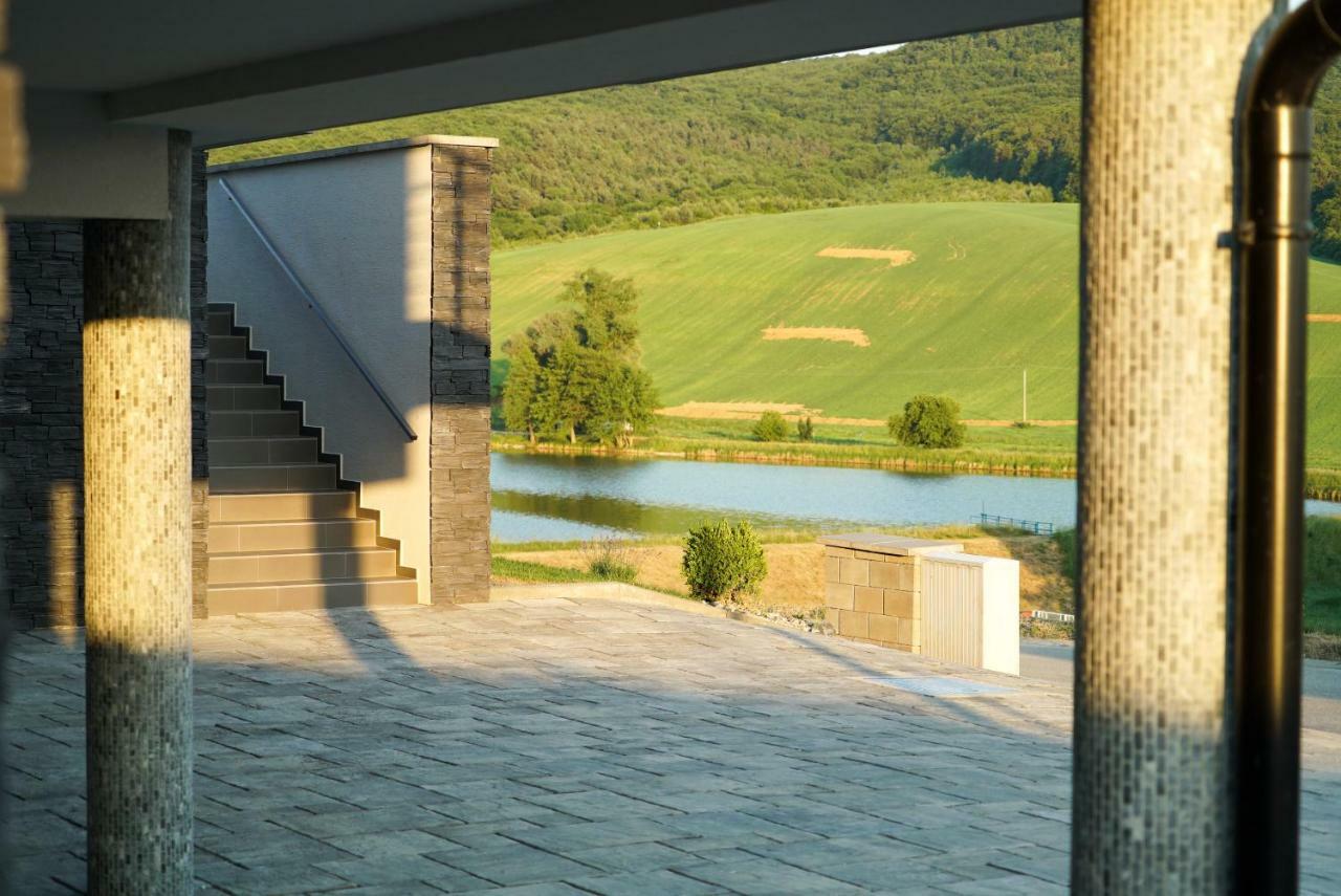 Luxury Villa Moravany nad Vahom Ngoại thất bức ảnh
