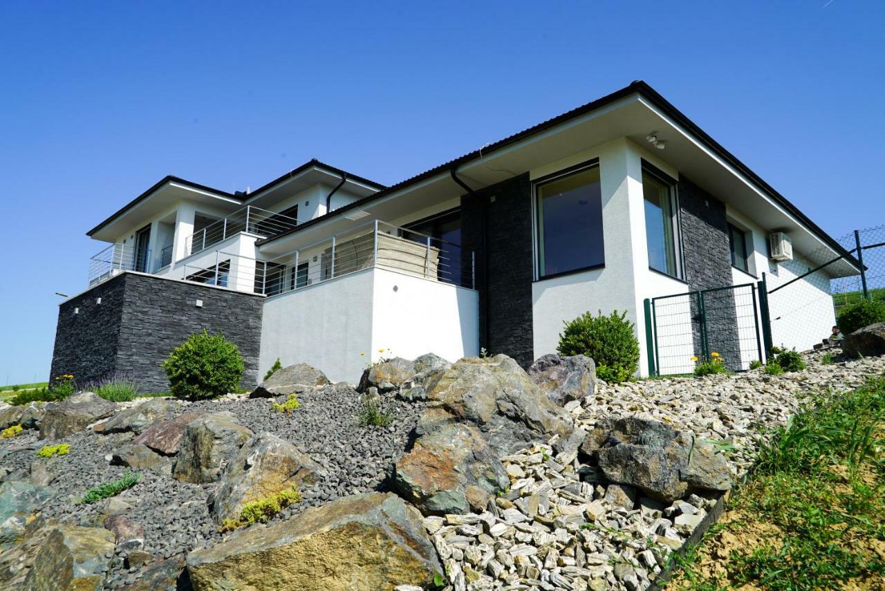 Luxury Villa Moravany nad Vahom Ngoại thất bức ảnh