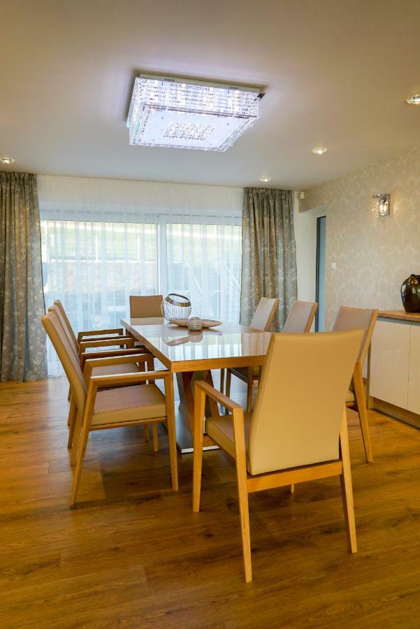Luxury Villa Moravany nad Vahom Ngoại thất bức ảnh