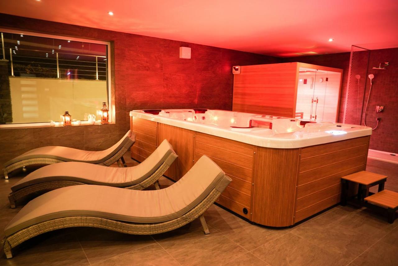 Luxury Villa Moravany nad Vahom Ngoại thất bức ảnh