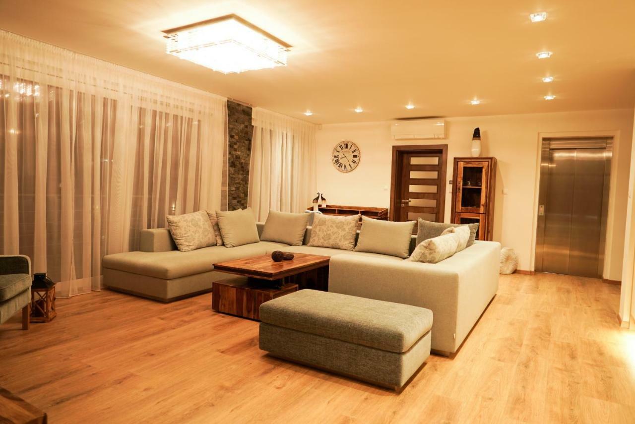 Luxury Villa Moravany nad Vahom Ngoại thất bức ảnh