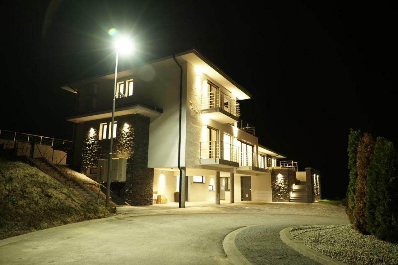 Luxury Villa Moravany nad Vahom Ngoại thất bức ảnh