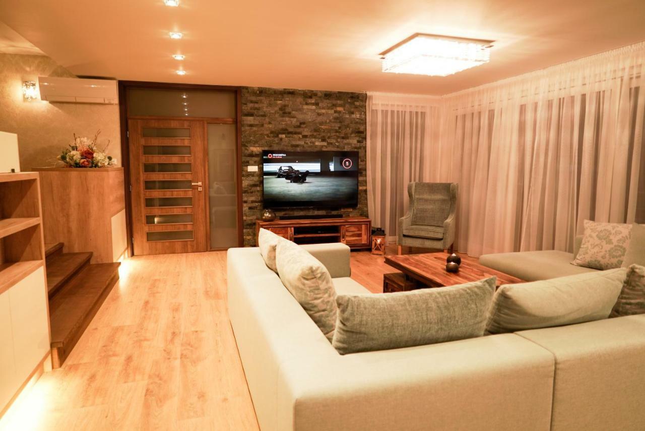 Luxury Villa Moravany nad Vahom Ngoại thất bức ảnh